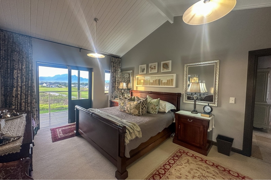 5 Bedroom Property for Sale in Oubaai Western Cape